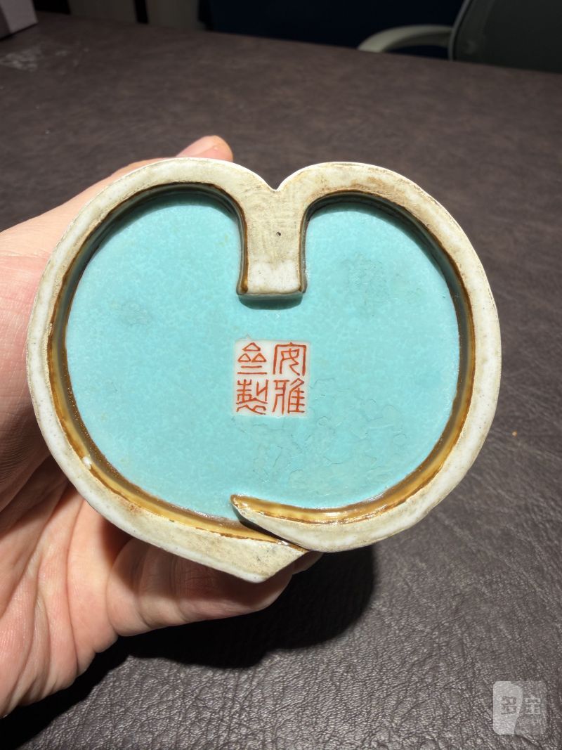 清乾隆 墨彩唐英制仿生「陶诗集」卷书笔筒 - 图35